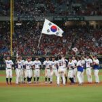 한국 야구 대표팀 호주전 승리 후 그라운드에서 기뻐하는 모습