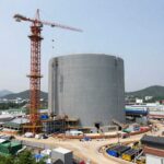 해외 원전 건설 현장 모습, 원전 건설의 규모와 기술력을 상징하는 이미지