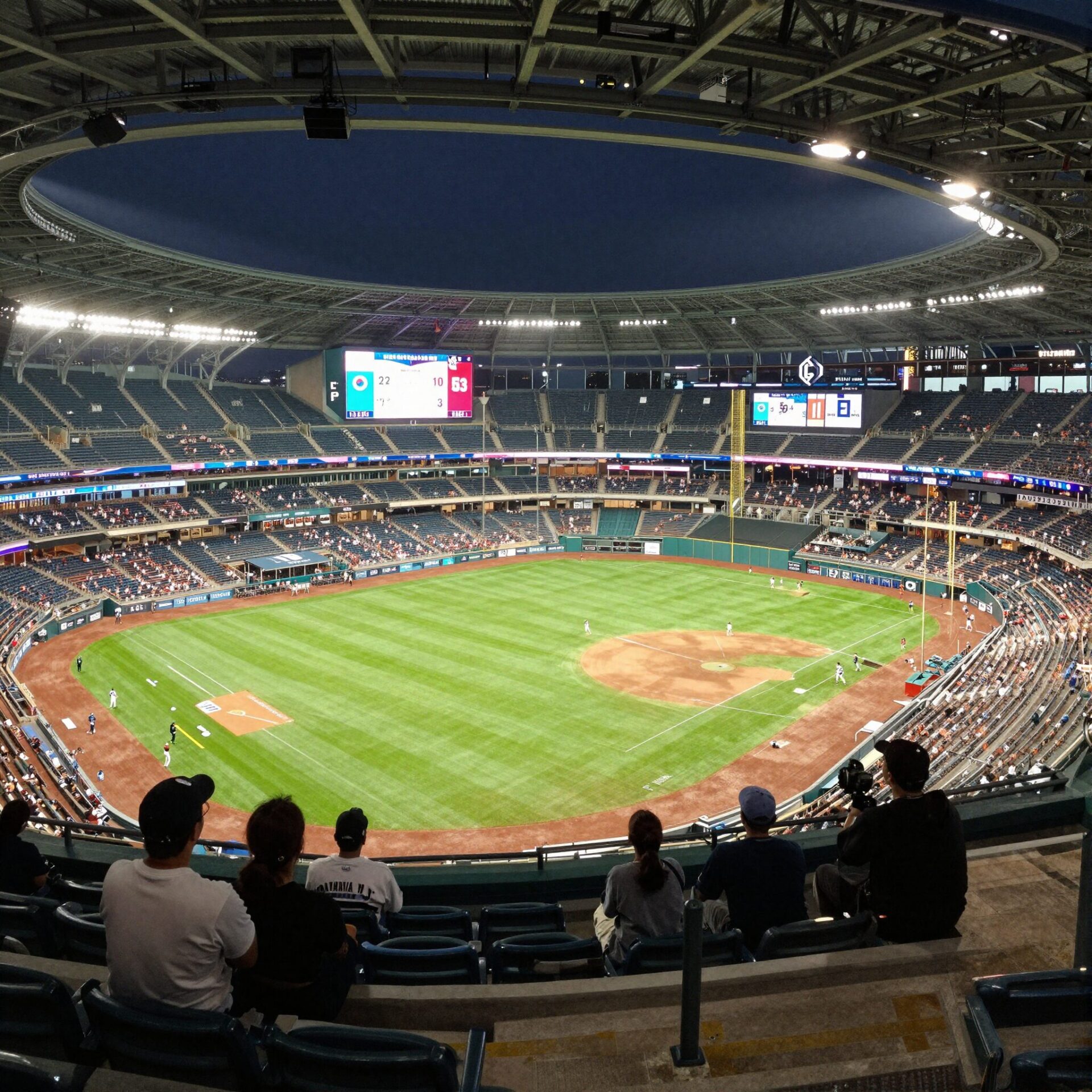 마이애미 론디포 파크 야경과 야구장 내부 모습