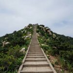 가파른 계단이 이어지는 화순 만연산 등산로와 산중턱에서 바라본 전망