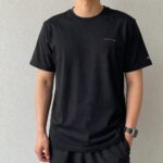 블랙야크 반팔티 여름 필수 아이템 블랙야크 아이스프레쉬 반팔티 착용 모습으로 시원한 여름 스타일을 연출한 사진