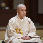법륜스님 프로필 사진, 즉문즉설 강연 중인 법륜스님