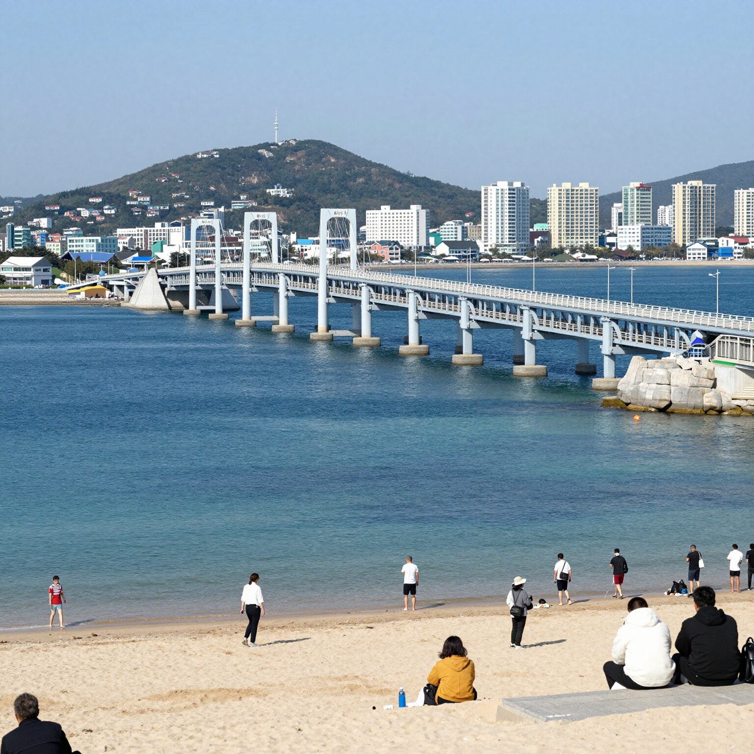 해운대 엘시티 클럽디오아시스 인피니티풀에서 바라본 해운대 해수욕장과 광안대교 전경