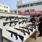 다이소 물총 종류별 가격 비교 다이소 매장에 진열된 다양한 물총과 워터건 모습