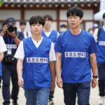 강릉시장 김중남 아들 프롬트웬티가 파란 유세복을 입고 아버지와 함께 선거운동하는 모습