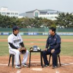 야구소프트볼협회 회장이 만드는 변화와 성과 고양특례시야구소프트볼협회 김세훈 회장이 선수 시절 모습과 함께 야구 발전 계획을 설명하는 인터뷰 사진