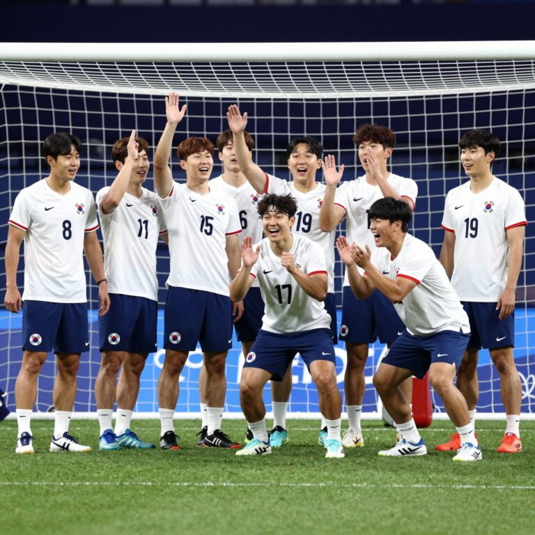 한국 대표팀 선수들이 체코전 골을 넣고 함께 기뻐하는 모습, 2026 월드컵 A조 1차전