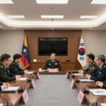 하반기 군 장성 인사 발표 일정과 관전 포인트 2026년 하반기 군 장성 진급 심의 회의실 내부 모습, 국방부 장관과 참모들이 앉아 토론 중인 장면