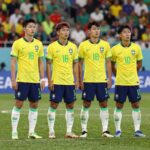 스코틀랜드와 브라질 축구 대표팀 경기 장면