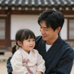 신지 남편 문원 완벽 프로필 신지와 남편 문원이 함께 미소 짓는 사진. 가족 같은 분위기가 느껴진다.