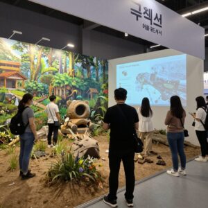 2026 서울국제도서전 코엑스 전시장 내부 부스와 방문객들 모습