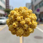 백린의 위험성과 안전한 사용법 이해하기 물속에 보관된 백린 시료가 노란색 덩어리로 보이는 모습