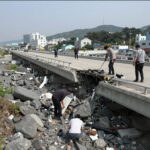 포항 보릿돌교 붕괴 17명 전원 구조 포항 구룡포 보릿돌교 붕괴 현장 CCTV 모습 해상 인도교가 무너져 내린 장면