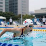 조희연 수영선수 방콕아시안게임 금메달리스트 1998 방콕 아시안게임에서 금메달을 딴 조희연 수영선수의 역동적인 접영 장면