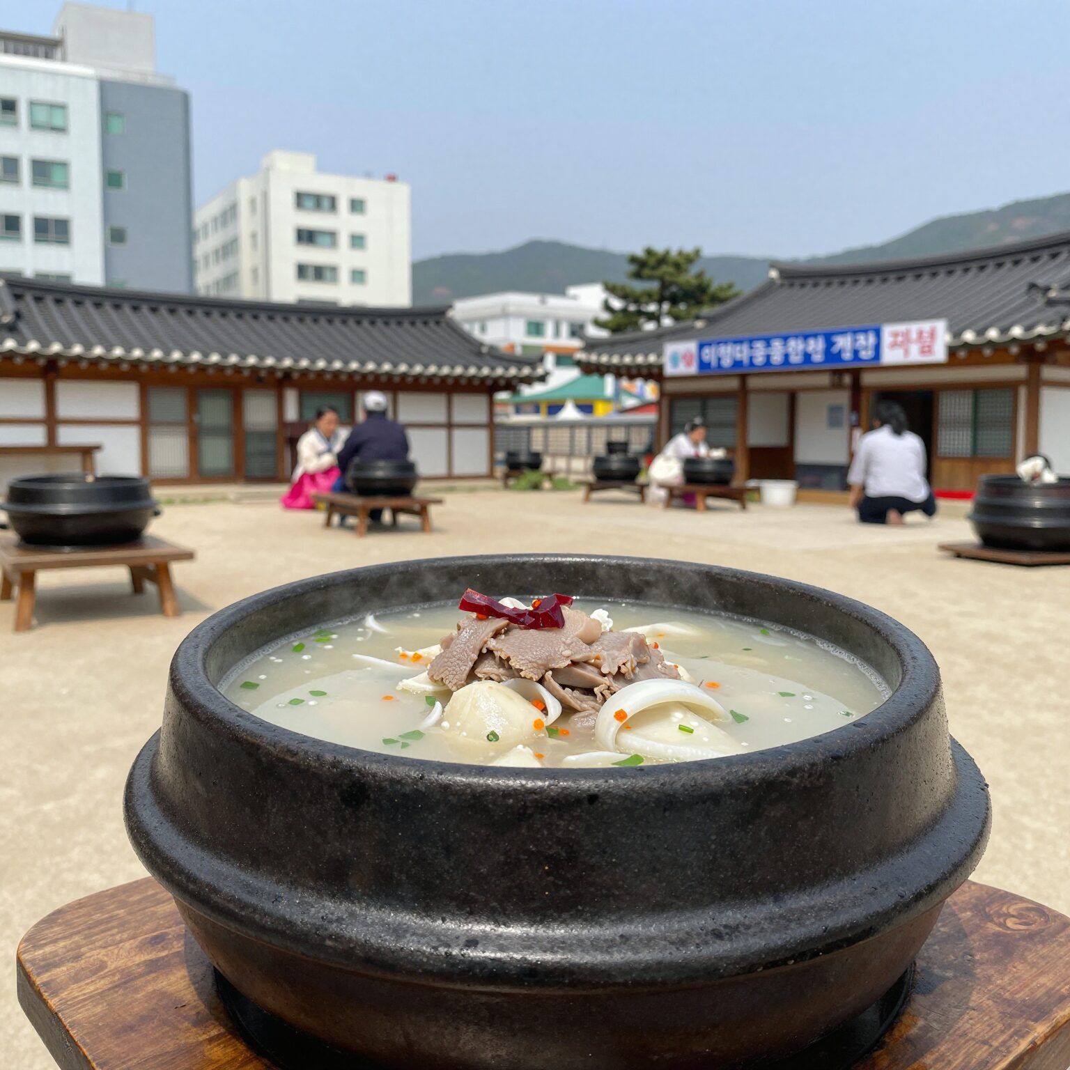 광주 동구 이영미궁중한방삼계탕 지산점의 한방 옻 삼계탕 뚝배기