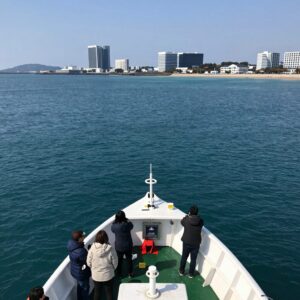 제주도 호핑투어 보트 위에서 바라본 푸른 바다 풍경