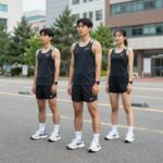 나이키 원피스 운동과 일상 모두 잡는 활용법 나이키 원피스를 입고 운동 후 일상에서도 자연스럽게 어울리는 스타일링을 보여주는 사진