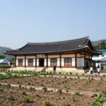 송계 펜션 가족 여행 완벽 정리 추천 송계계곡 반가반가펜션 외관과 텃밭 전경