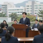 문진희 심판위원장 공정 심판의 비결 문진희 심판위원장이 심판 교육 세미나에서 발언하고 있는 모습